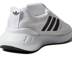 adidas Originals Kids Swift Run 22 (Big Kid)