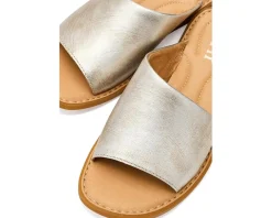 Born Isabel Women's