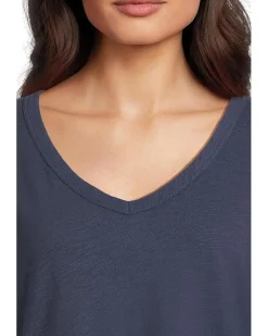 Mod-o-doc 3/4 Sleeve V-Neck Tee with Curved Hem Women's