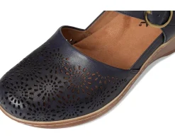 SoftWalk Mabelle Perf Women's